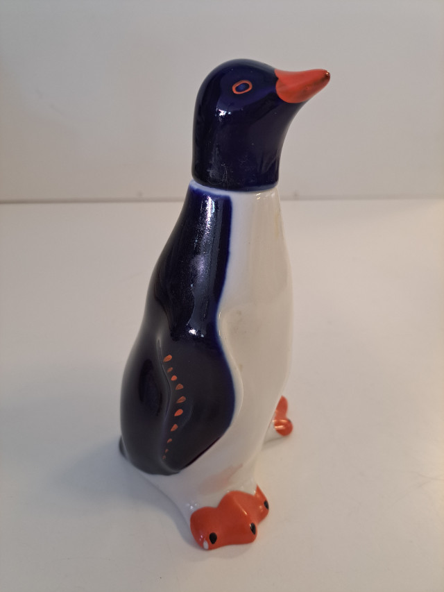 Lomonosov pingviini karahvi