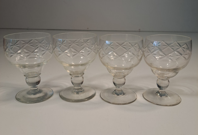 Iittala-Karhulan Demonia sarjan liköörilasit 4kpl