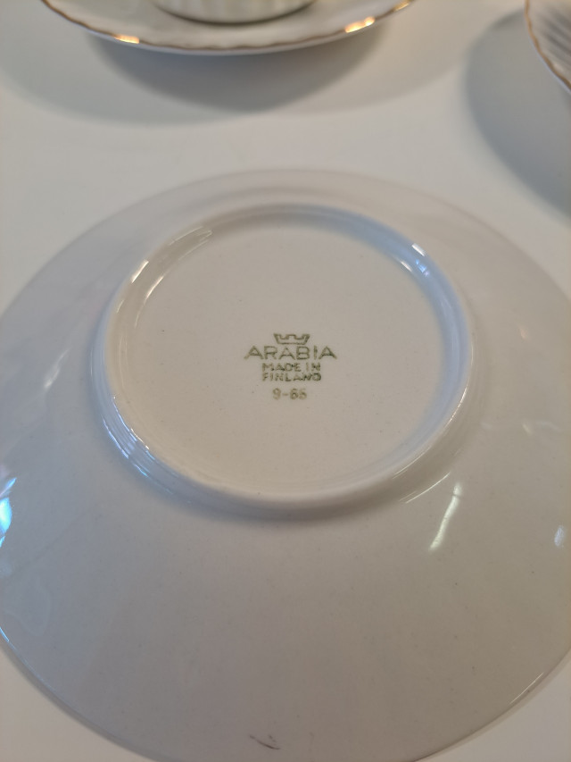Arabia Kultapiisku kahvikupit+tassit