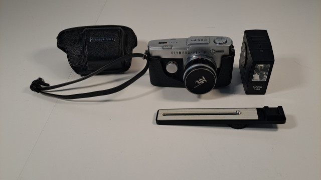 Olympus Pen-F filmikamera