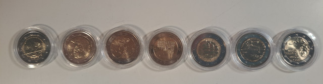 2€ kolikoiden keräilysetti, yhteensä 35kpl kolikoita