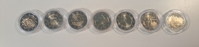 2€ kolikoiden keräilysetti, yhteensä 35kpl kolikoita
