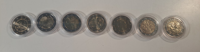 2€ kolikoiden keräilysetti, yhteensä 35kpl kolikoita