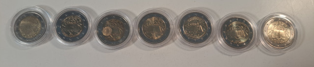2€ kolikoiden keräilysetti, yhteensä 35kpl kolikoita