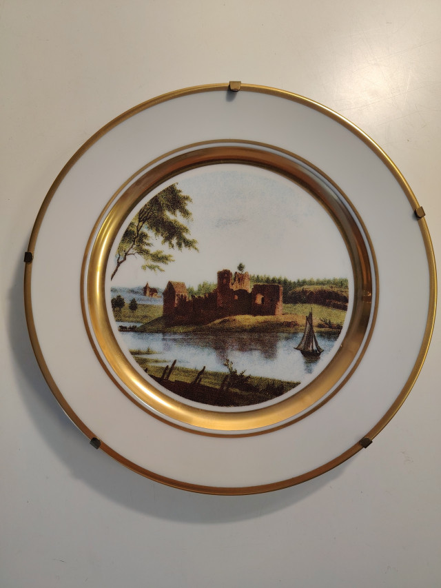 Arabian "Suomen linnoja" lautaset 5kpl