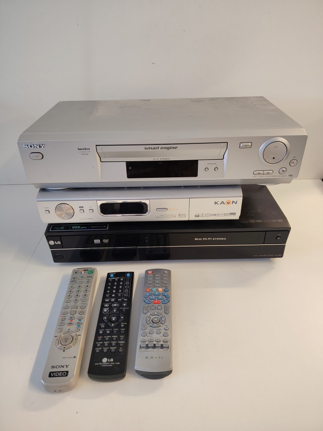 Kopioiva VHS-DVD soitin