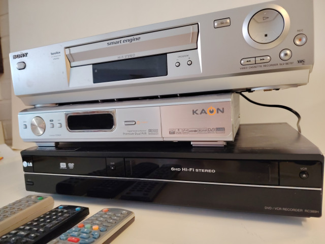 Kopioiva VHS-DVD soitin