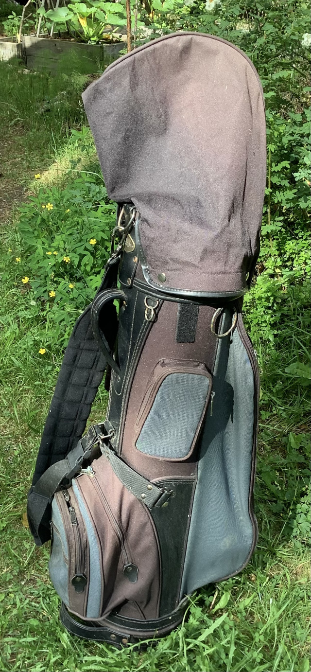 Golfbagi ilman mailoja