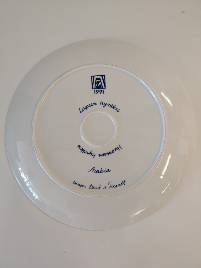 Arabian iso taidelautanen "Lapsen hyväksi"