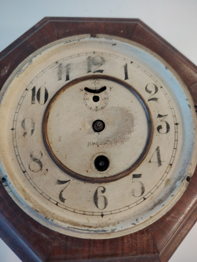 Junghans-merimieskello 1800- tai 1900-luvulta.