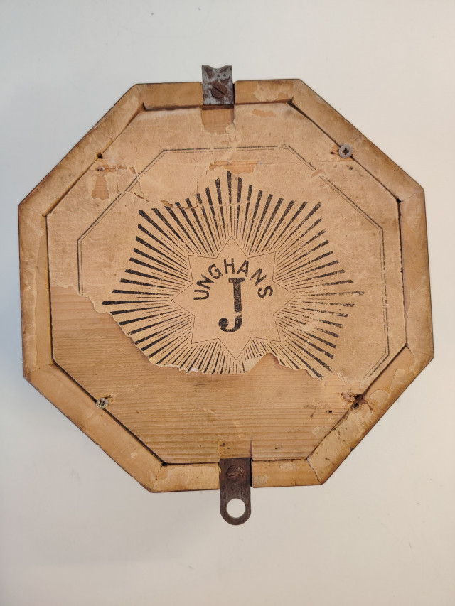 Junghans-merimieskello 1800- tai 1900-luvulta.