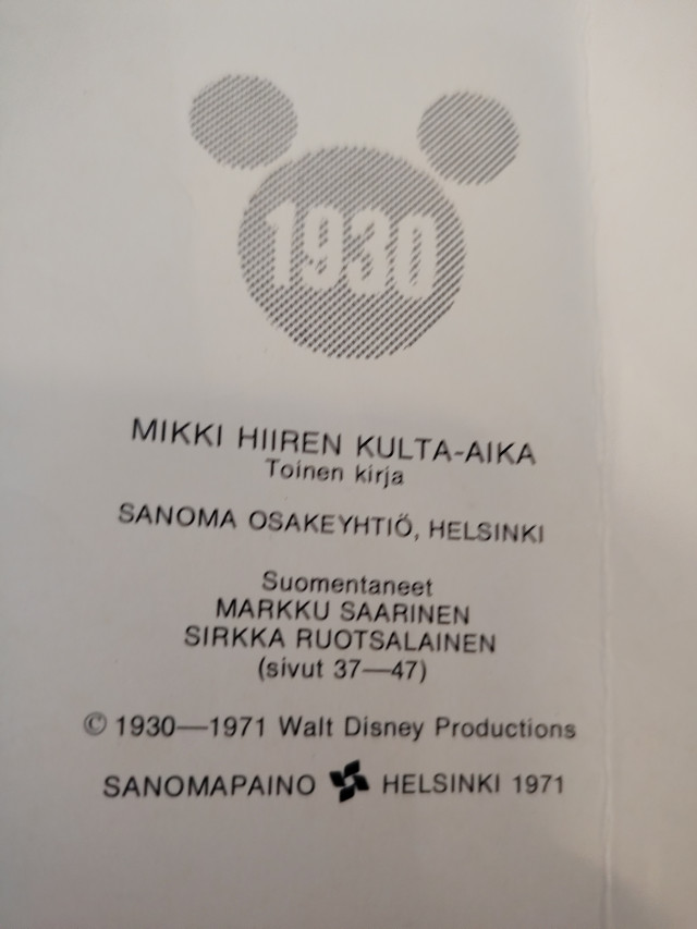 Walt Disney lehdet ja Aku Ankka kirja