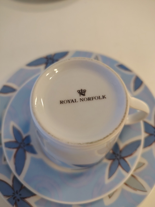 ROYAL NORFOLK kupit+tanssit ja leipälautaset 6kpl