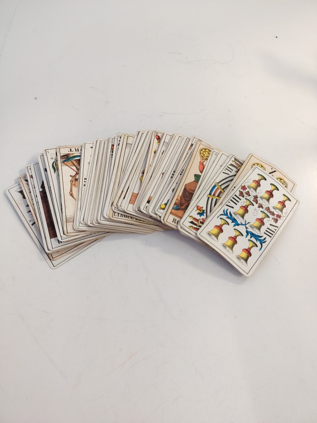 Tarot kortit 74kpl