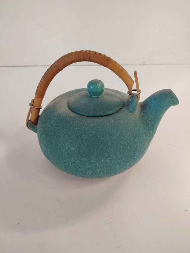 Teekannu Kupittaan savi