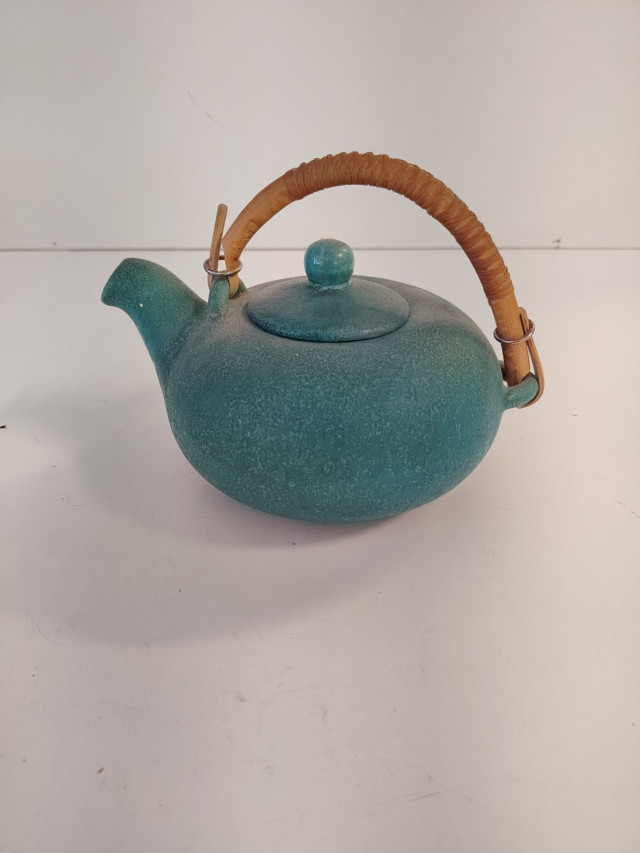 Teekannu Kupittaan savi