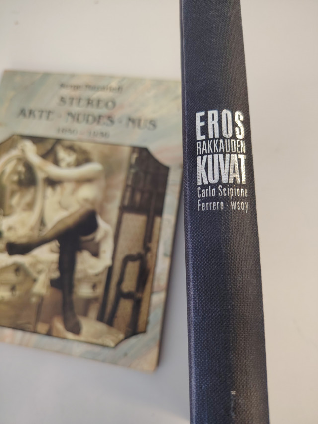 Eroottisia kuvia ja taidetta kirjat 2kpl