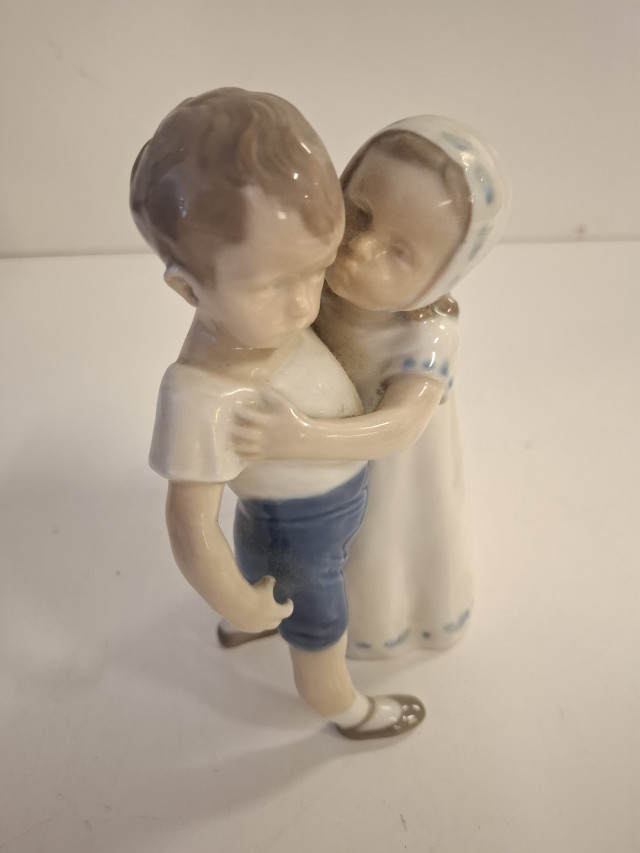 "Love Refused" Tanskalainen posliinipatsas