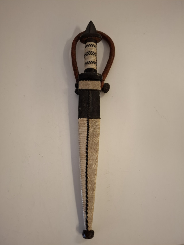Afrikkalainen tikari
