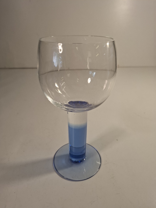 Iittala Mondo viinilasi, Kerttu Nurminen