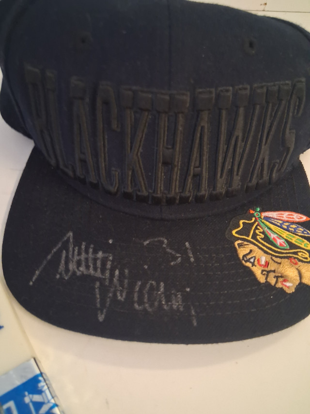 Antti Jussi Niemen signeerattu lippis ja MM maila