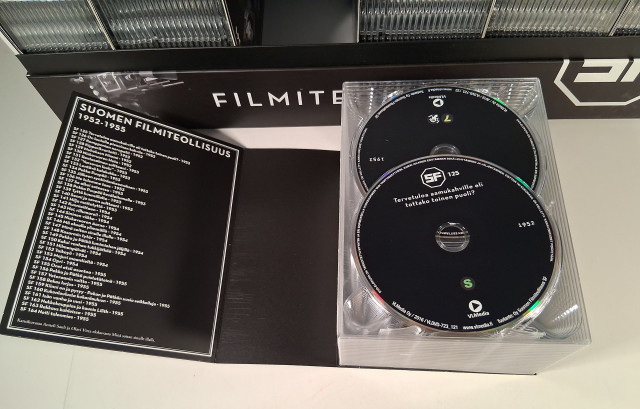 SuomiFilmi kokoelma CD-elokuvia