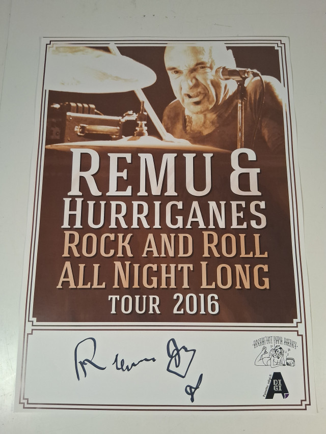 Hurriganes juliste Remun signeerauksella