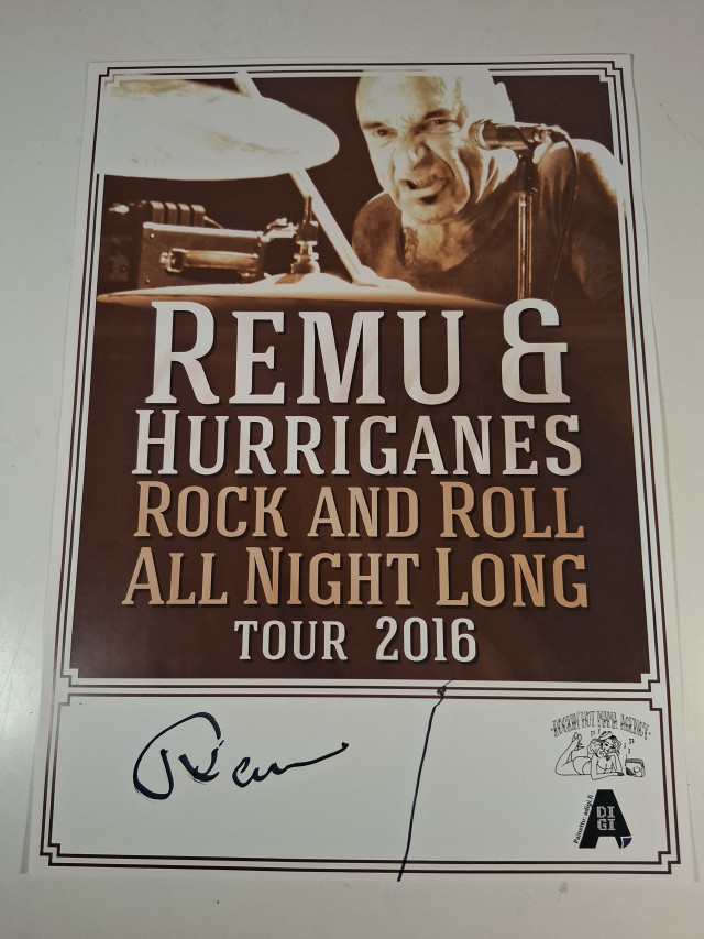 Hurriganes juliste Remun signeerauksella
