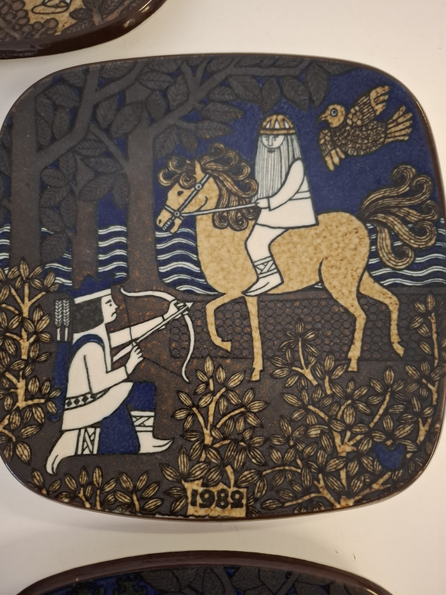 Arabia Kalevala vuosilautaset 5kpl, Raija Uosikkinen