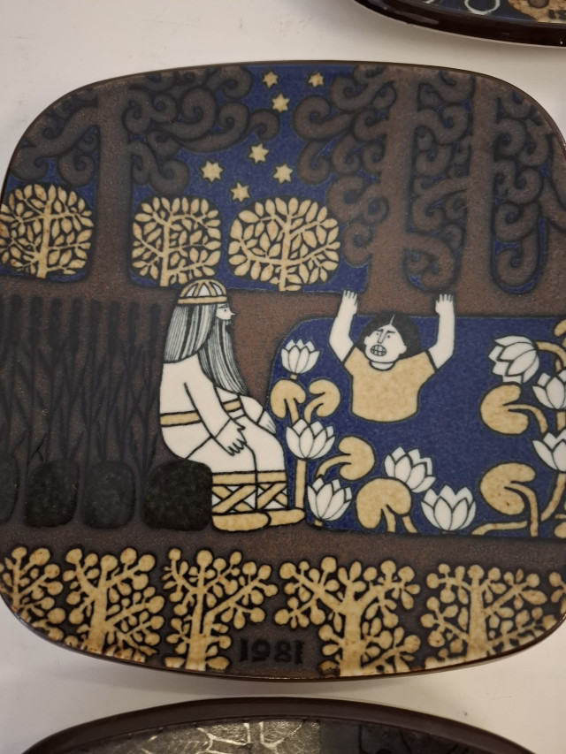 Arabia Kalevala vuosilautaset 5kpl, Raija Uosikkinen