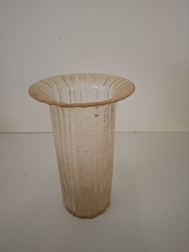 Iittala Vertica maljakko, Timo Sarpaneva singneerattu