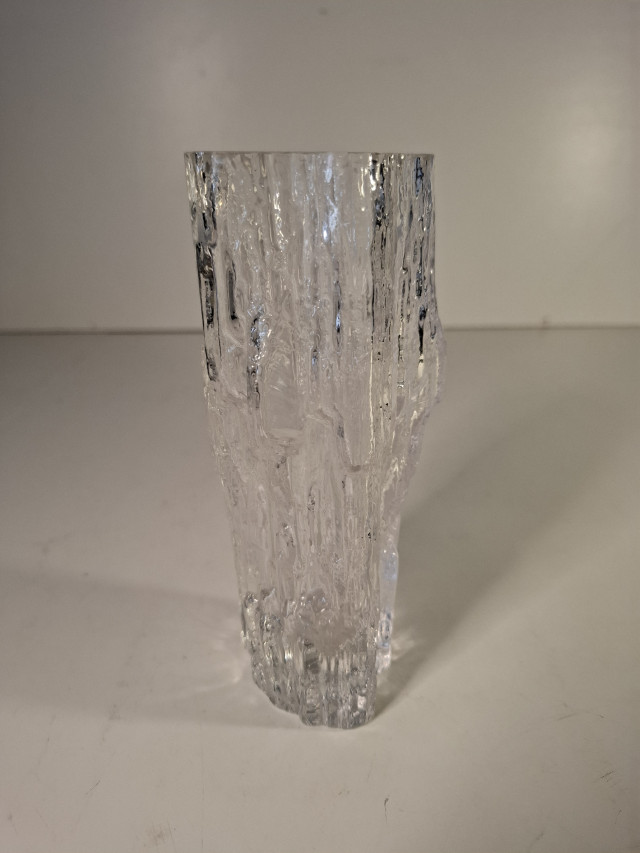 Iittala Avena- maljakko, Tapio Wirkkala signeerauksella