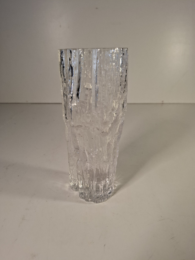 Iittala Avena- maljakko, Tapio Wirkkala signeerauksella