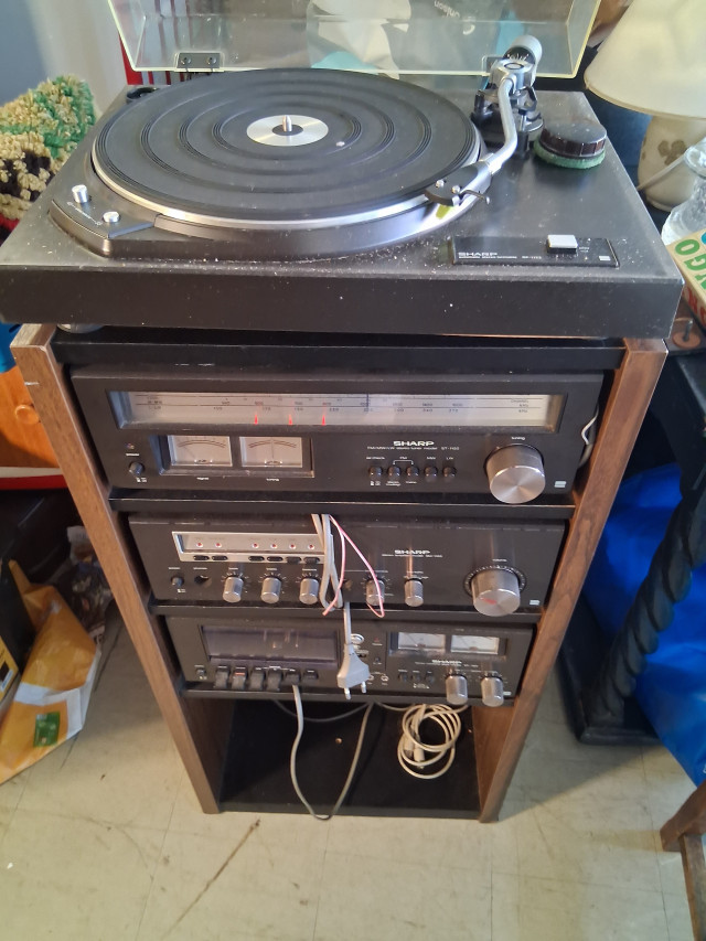 Sharp Levysoitin/C kasetti/Radio/Vahvistin soitin+Rekki