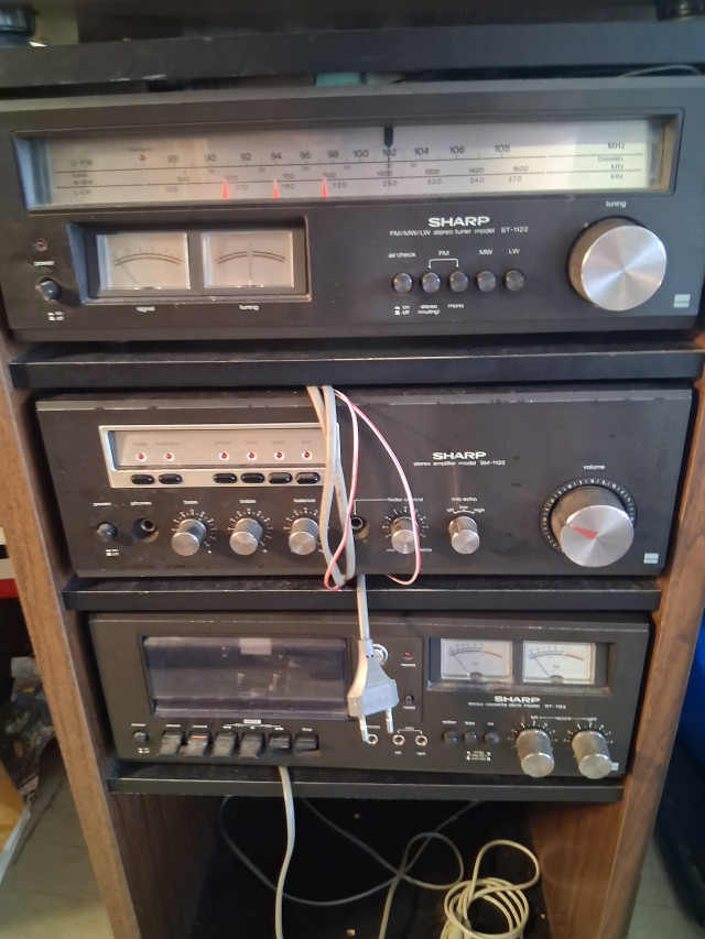 Sharp Levysoitin/C kasetti/Radio/Vahvistin soitin+Rekki