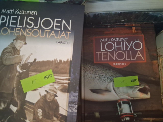 Erä ja Kalastus kirjoja laatikollinen