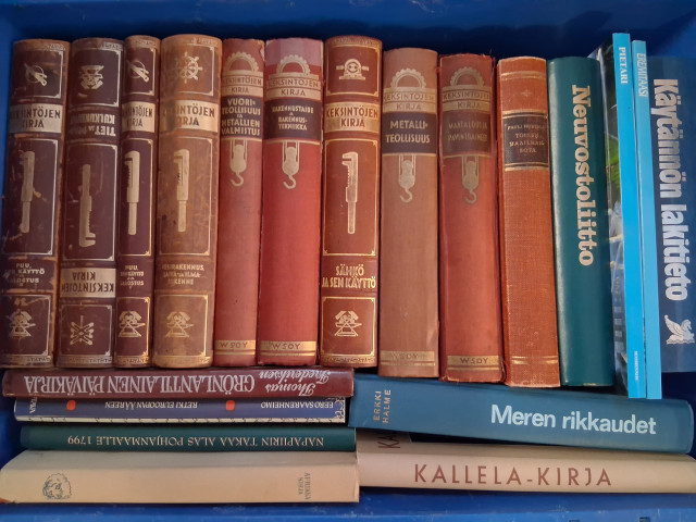 Erä kirjoja