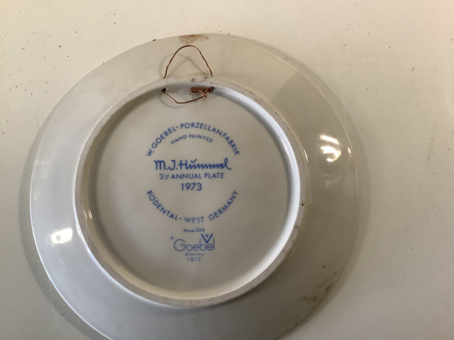 Käsinmaalattu vuosilautanen 1973