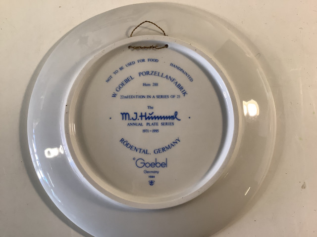Käsinmaalattu vuosilautanen 1992