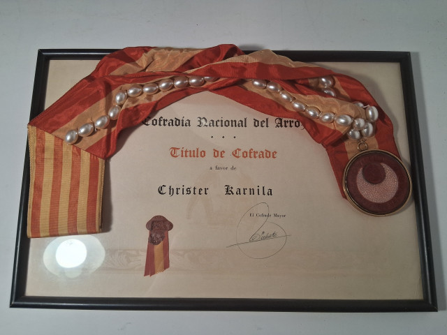 Espanjalainen Riisiseuran Kunniamerkki myöntökirjalla