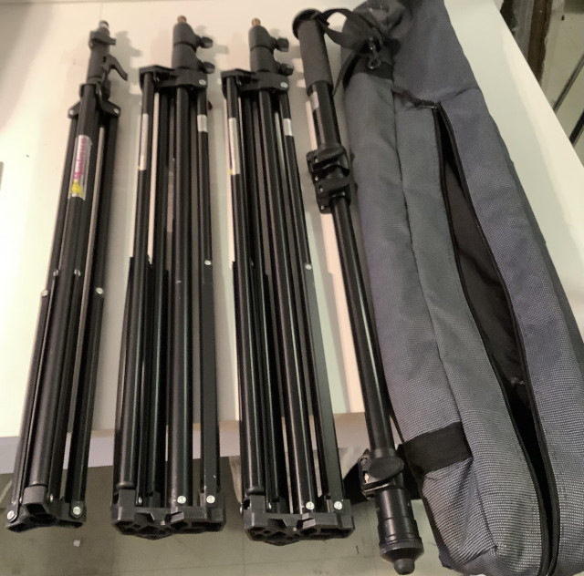 Manfrotto valaisinjalustoja