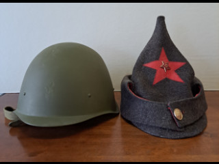 Kypärä ja päähine