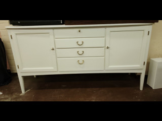 Lipasto. Leveys 140cm,korkeus 80cm ja syvyys 50cm