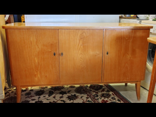 Sänkki 1950. Mitat lev. 140cm, kork. 82cm, syvyys 45 cm