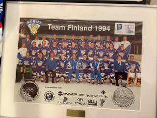 Leijonien kiitostaulu Veskulle 1994