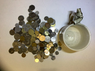 Kipollinen kolikoita