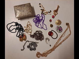 Japanilainen korurasia+koruja