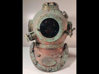 Sukelluskypärän jäljennös 1:1