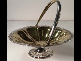 Tarjoiluastia, hopeaa