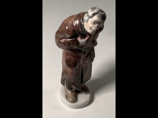 Posliinipatsas Lomonosov  korkeus 14 cm